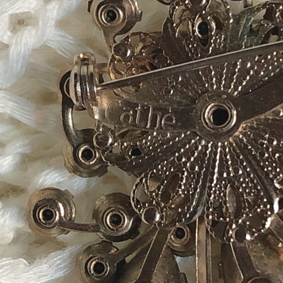 Vintage Jewelry Signed Cathe Brown & Light Green Rhinestone Brooch Pin - Picture 8 of 9